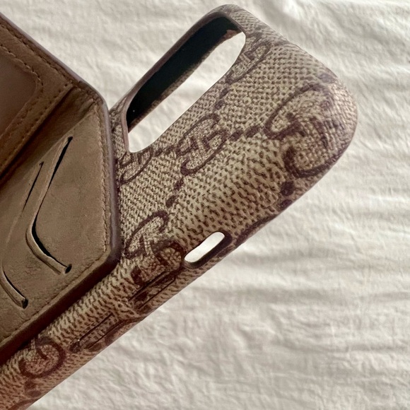 👑✅PRICE FIRM✅Monogram Fashion iPhone Crossbody GG Wallet Case. Like new! - Picture 8 of 14